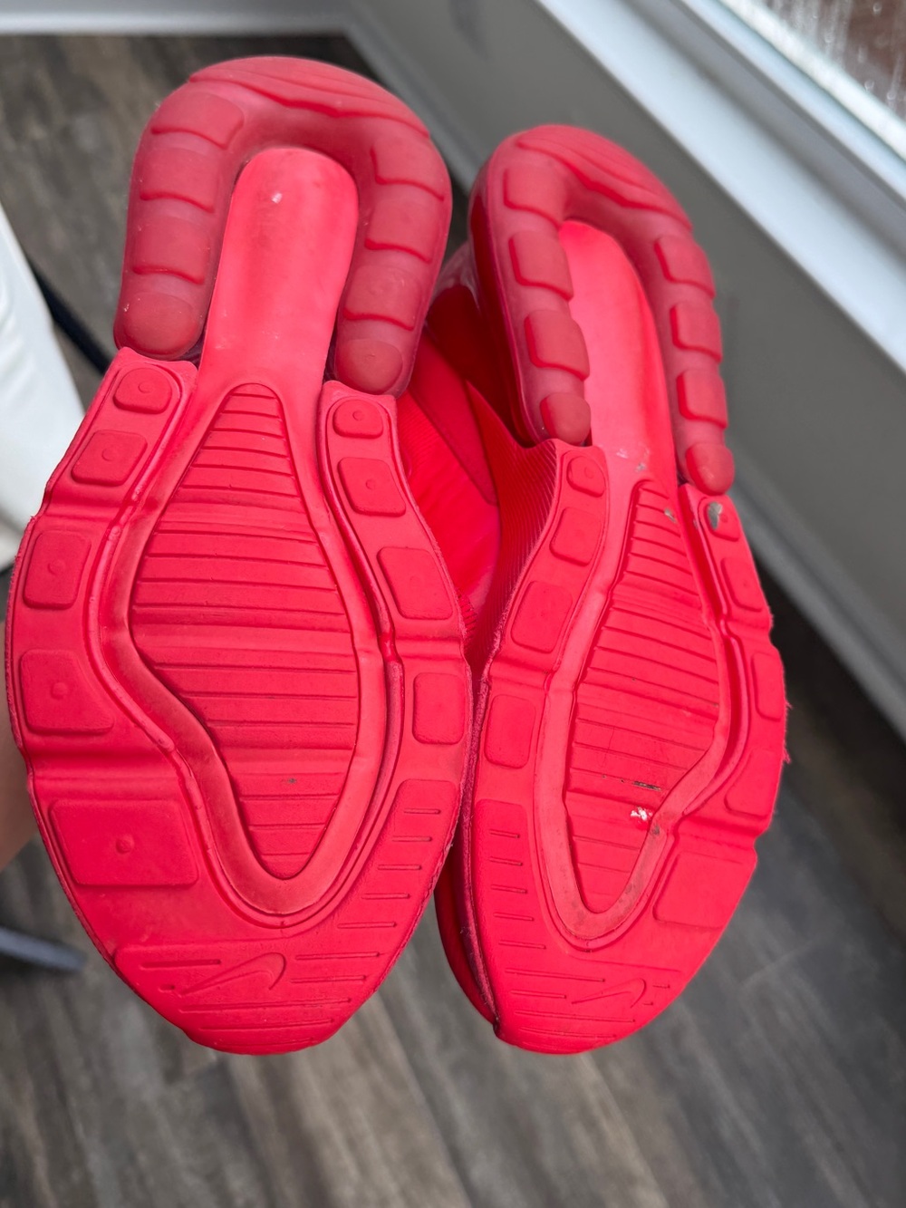 Nike air max 270 triple red sneakers shoes 8 - Picture 5 of 6